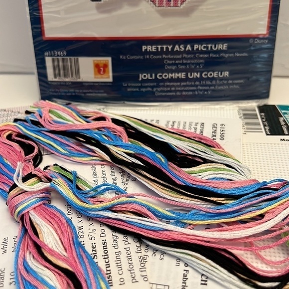 Minnie mouse counted cross stitch kit NEW - Picture 2 of 5